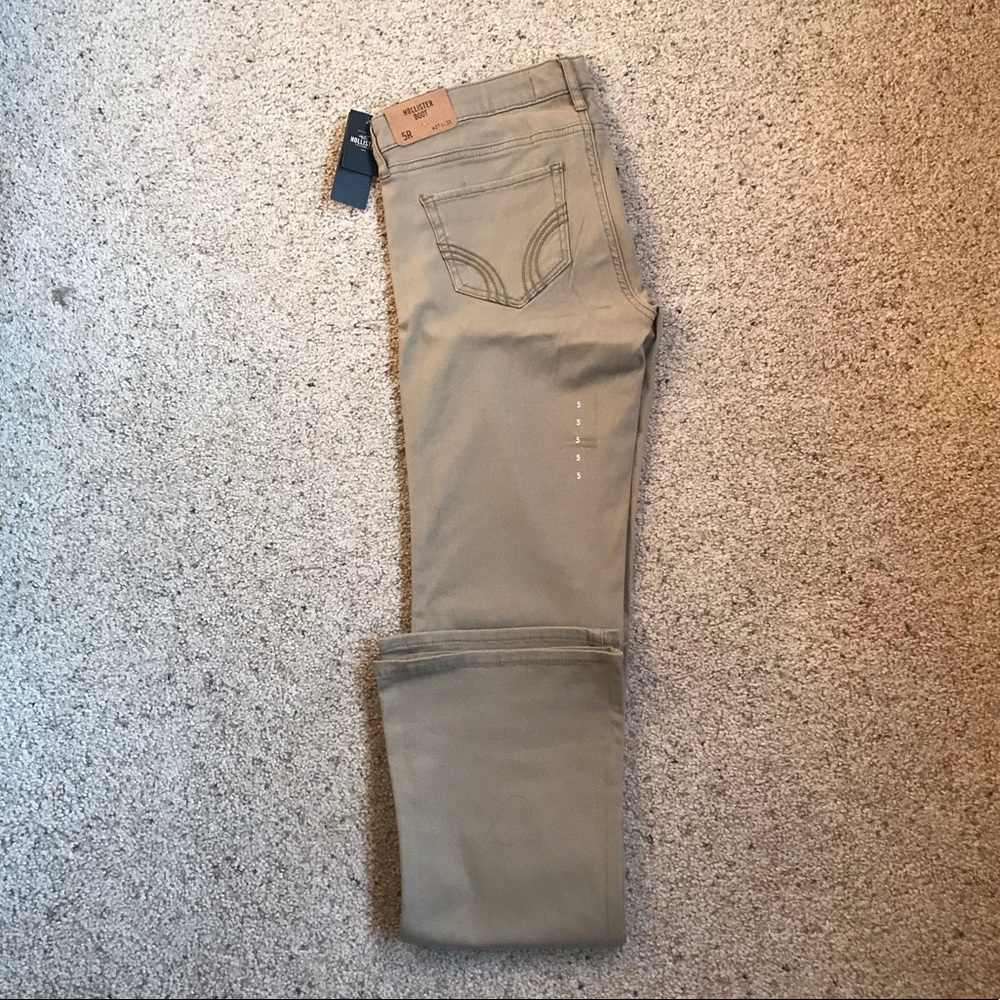 BRAND NEW❗️Hollister boot cut khaki pants!!!!